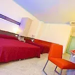 Serenissima Village 3*